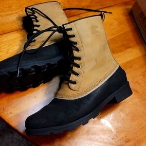 Sorel Genuine leather  Boots ( waterproof) 9